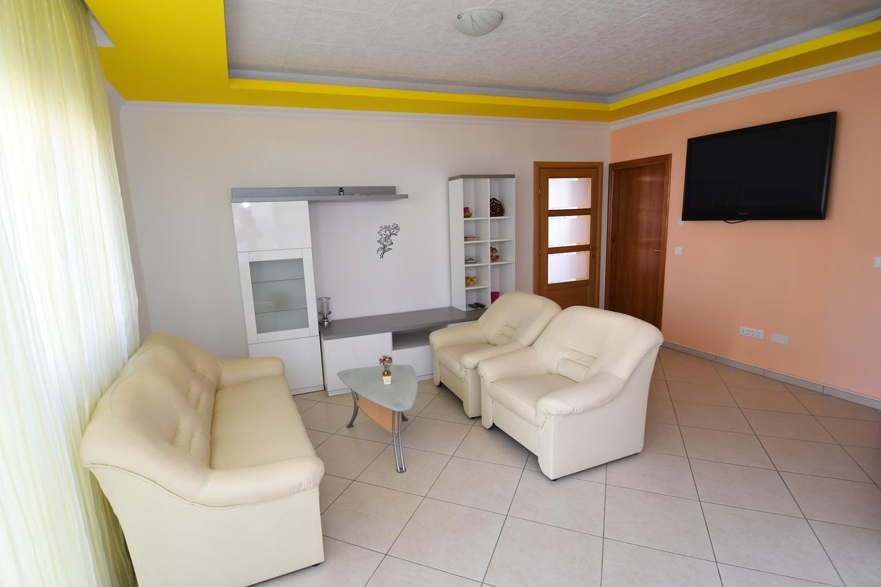 Apartment Mirjana 2 Rijeka Exterior foto